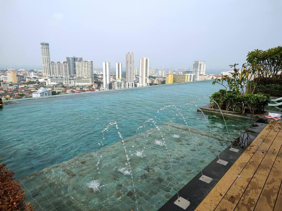 Infinity Pool 2Br Suite 7Pax @Beacon @Georgetown Extérieur photo