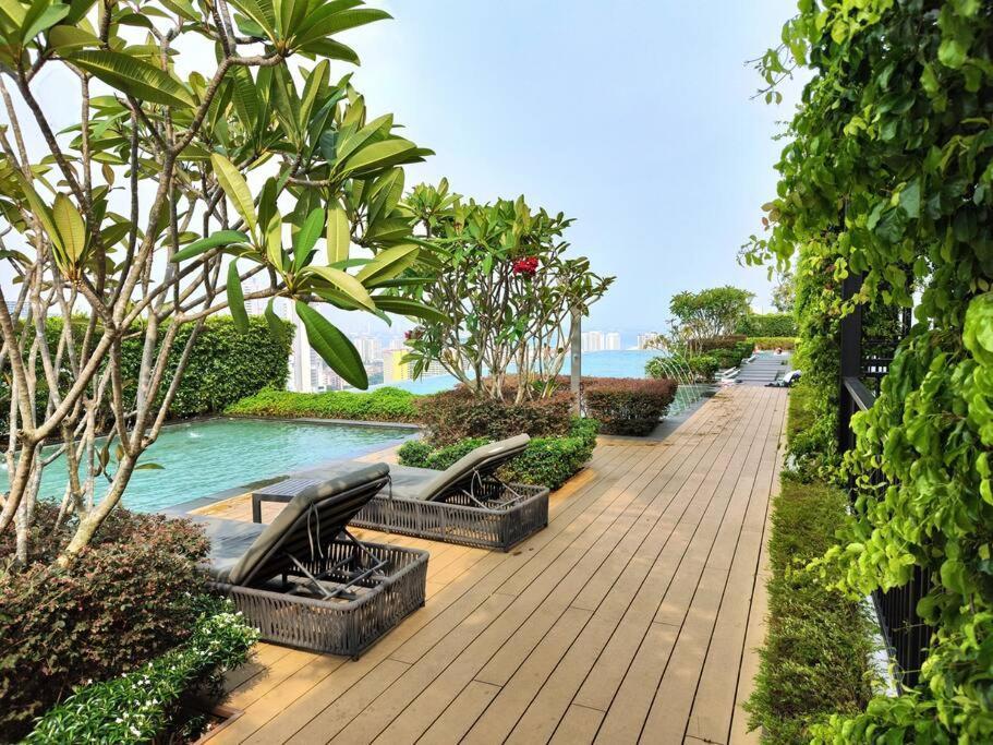 Infinity Pool 2Br Suite 7Pax @Beacon @Georgetown Extérieur photo
